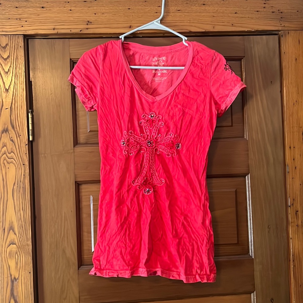Buckle v neck shirt